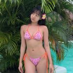 표은지 꽃무늬 비키니