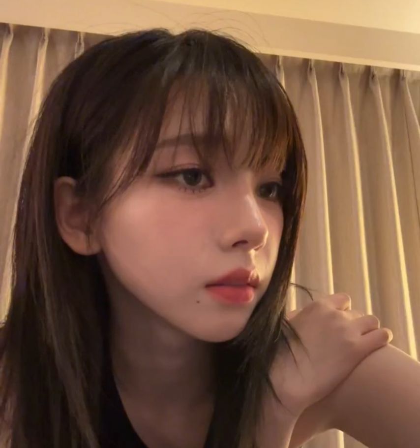 느낌좋은 라방하는 에스파 카리나