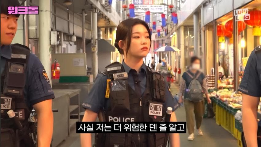 [싱갤] 싱글벙글  워크돌 촬영하다가 봉변당하는 츠키