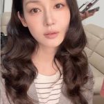쌍둥이 엄마 성유리, 남편 논란 극복하고 여신 미모
