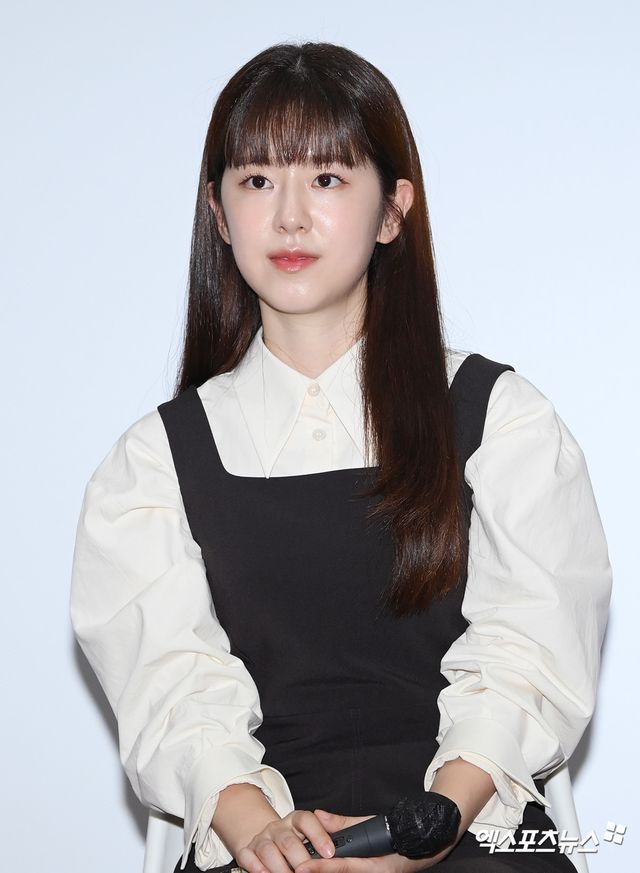 학폭 논란 박혜수 4년만 새출발 근황…오정세·노정의 축하 화분 포착 [엑s 이슈]