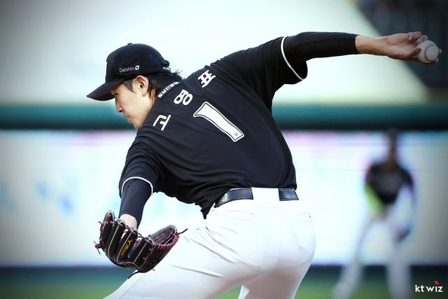 “분명 좋아하셨을 것” 장인상 슬픔 딛고 선발등판 자청했던 고영표 QS+팀 역전승 이후 털어놓은 진심