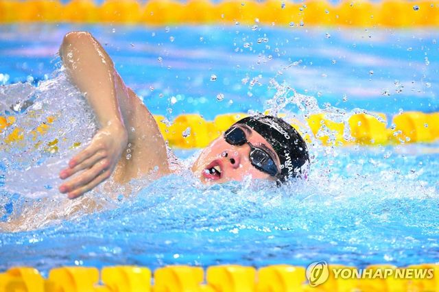황선우 준결승 2위로 세계선수권 자유형 200ｍ 결승 진출