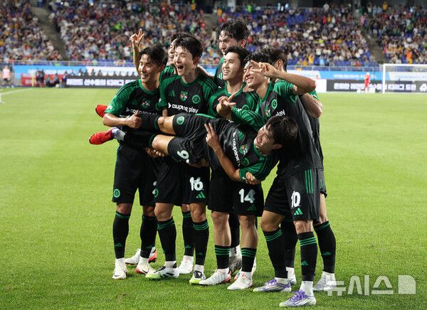 김진규 결승골 팀 K리그 뉴캐슬에 1-0 신승…유망주 박승수 데뷔