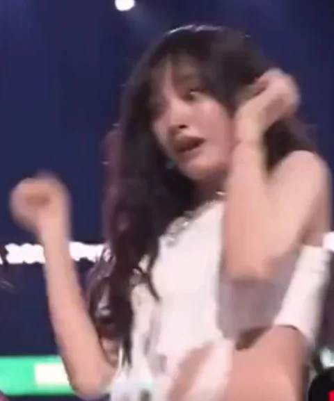 어제자 방송 사고 난 아이브