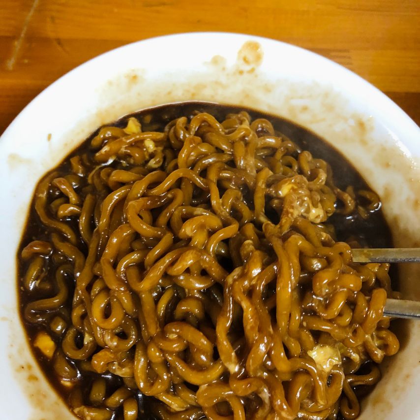 짜장라면 끓여봤습니다