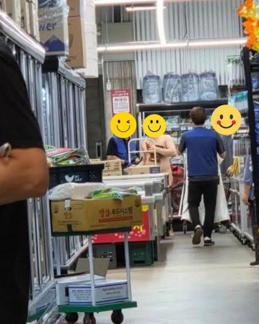 약혐) 원주 마트에 등장한 무지성 거인