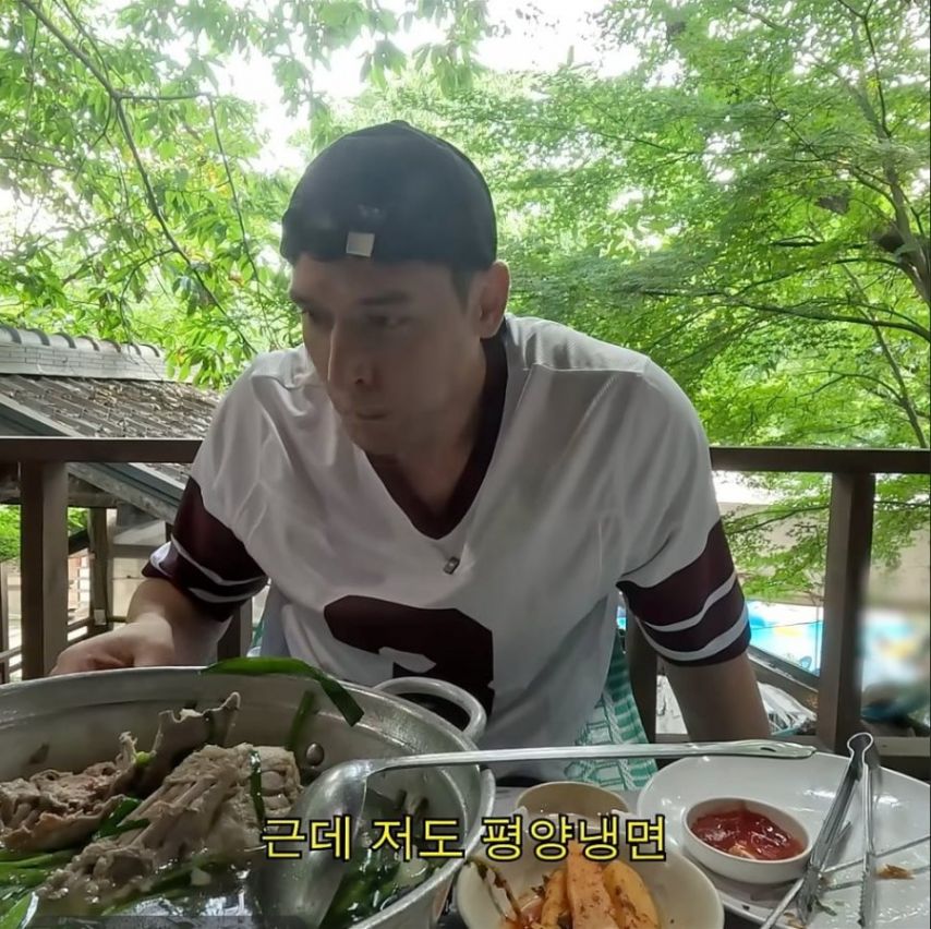 줄리엔강 “평양냉면 그냥 수돗물이다”
