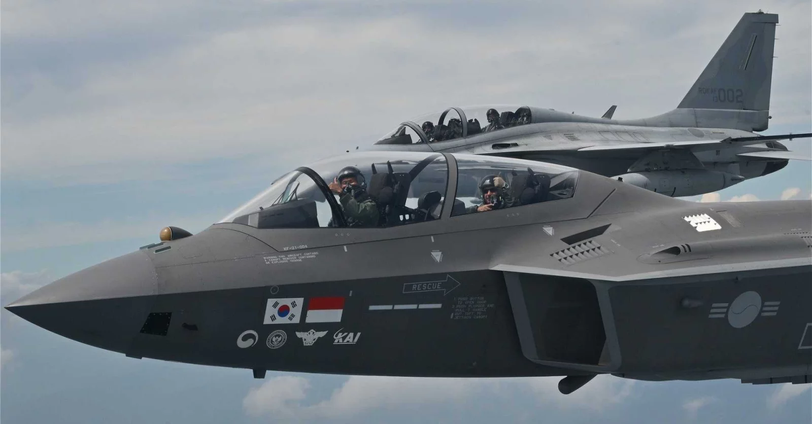 며칠전 UAE국방차관 KF-21탐ㅋㅋ