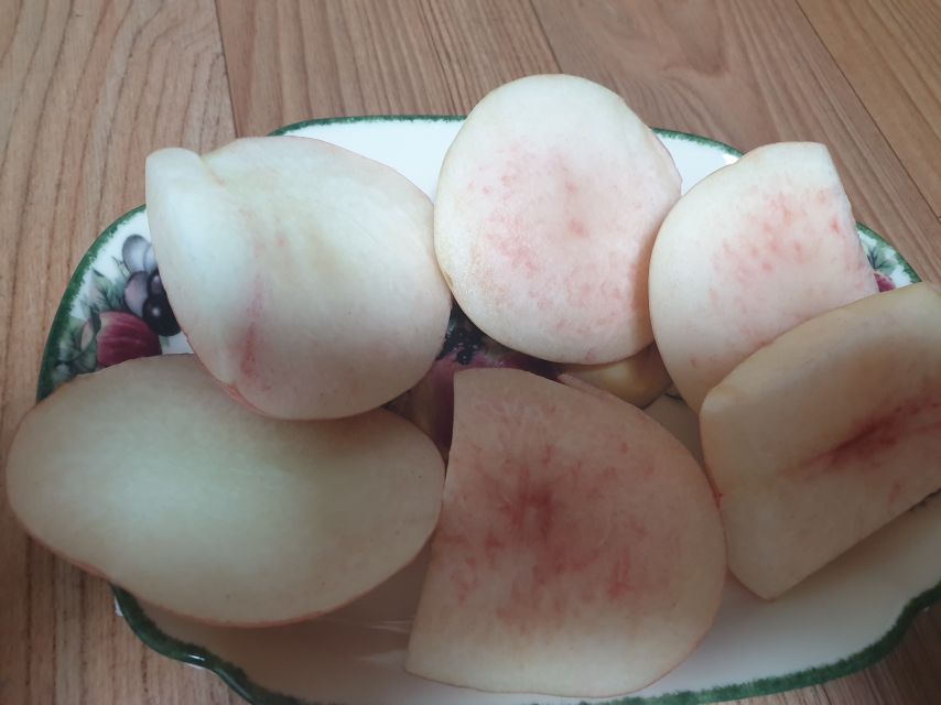 너무 비싼 복숭아를 구매했어요.