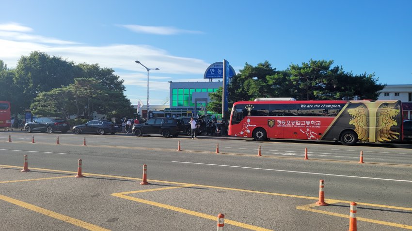[싱갤] 어질어질 다큐3일 안동역 재회 현장 폭발물 신고로 대피중