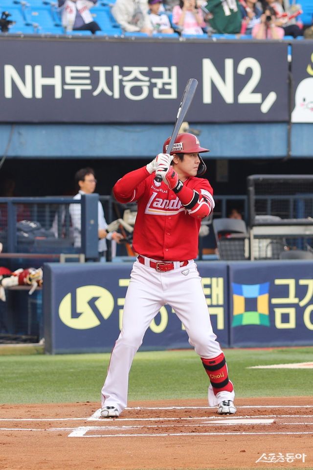 [SD 잠실 라이브] ‘최정 결승타로 1600타점+김광현 QS로 7승’ SSG 5연승 파죽지세 두산 2연패