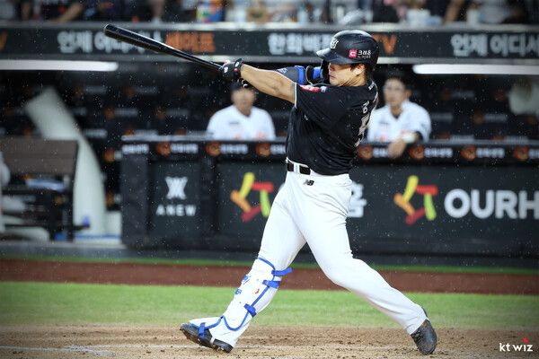 강백호 9회초 역전 투런포! KT 한화에 5-4 짜릿한 역전승으로 위닝시리즈