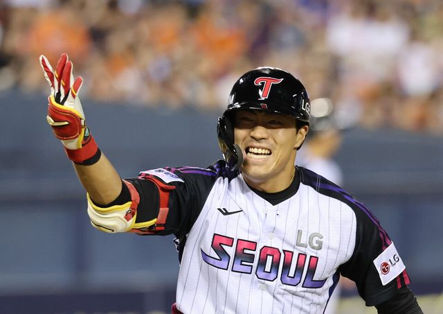 LG ‘미리 보는 한국시리즈’ 첫 경기서 연장 접전 끝에 한화에 2-1 승리