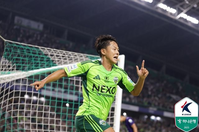 이승우 극장골 전북 안양에 2-1 승…K리그1 21경기 연속 무패