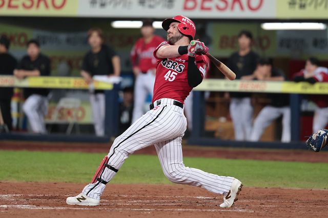 ‘위즈덤 4안타 2홈런 6타점 화력쇼’ KIA 3연전 스윕으로 4위 SSG와 0.5G차…8위 삼성 5연패 수렁