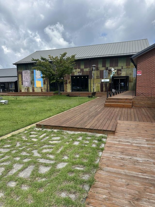 밤과 음악사이 추억의 라디오DJ김광한이 하는 카페에 가봤어