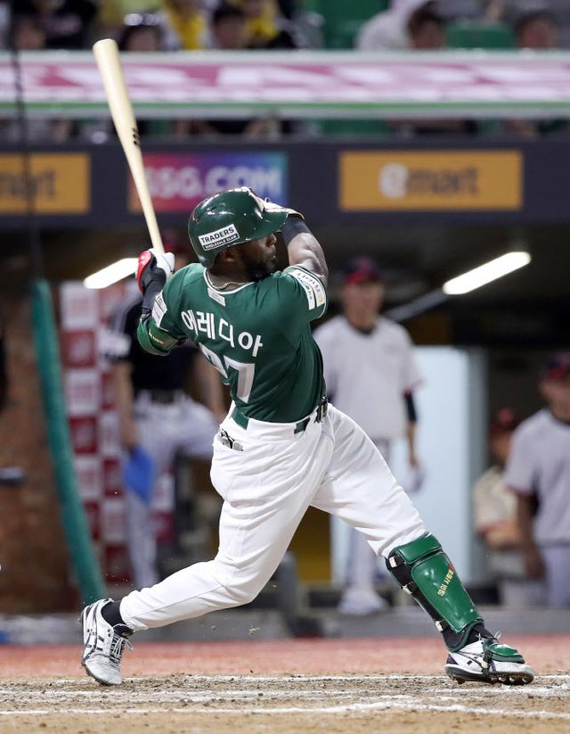 에레디아 만루포 포함 5타점 SSG 선두 LG에 역전승…3위 눈앞