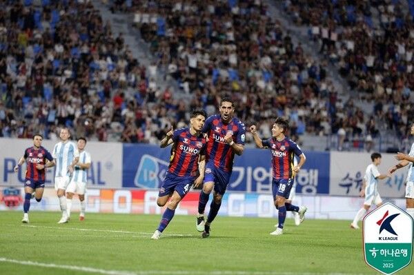 수원FC 울산에 4-2 승리…전북은 대구 꺾고 22경기 무패(종합)